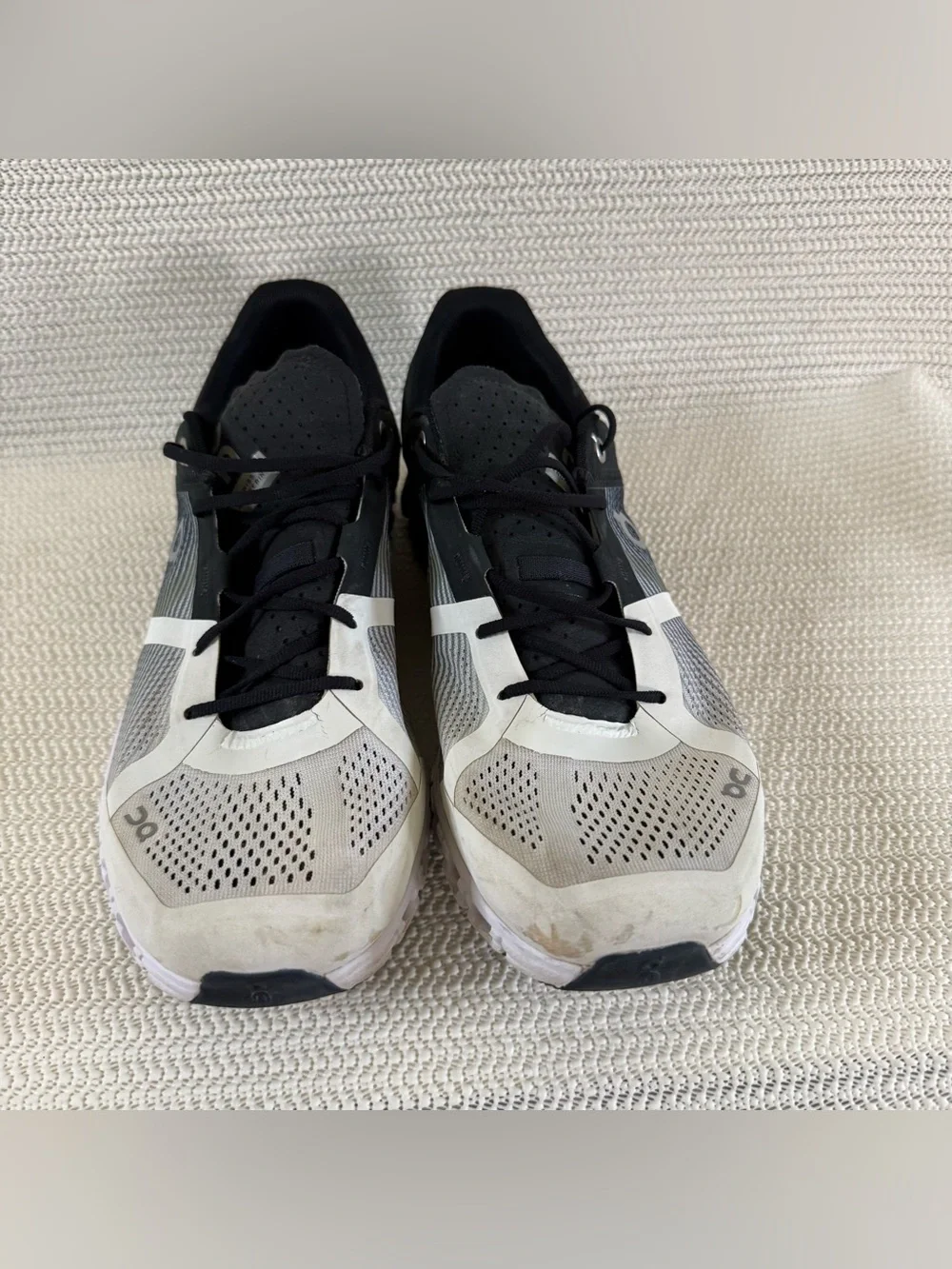 On Cloud X Men’s Size 10 Black White CloudTec Running Training Shoes Sneakers
